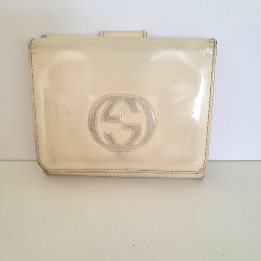 Gucci Vintage Patent Leather Bifold Wallet Cream Interlocking GG 035-2149-1926